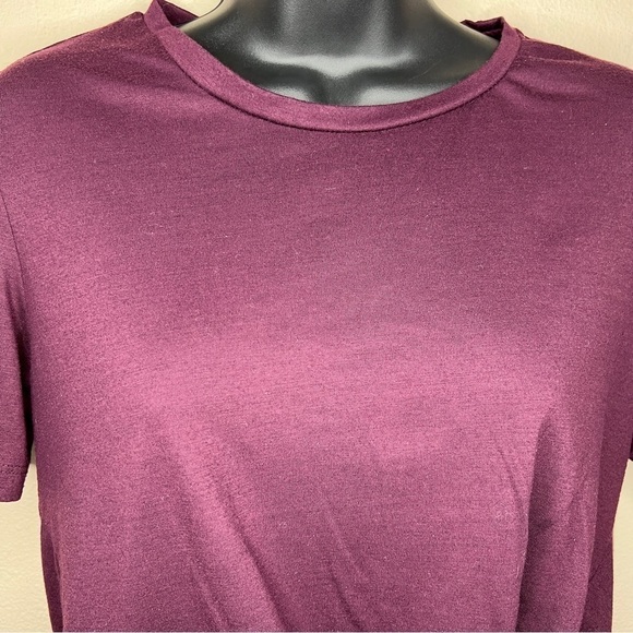 Medium Hippie Laundry Burgundy Red Short Sleeve Tee Stretch Knot Accent - Picture 2 of 8